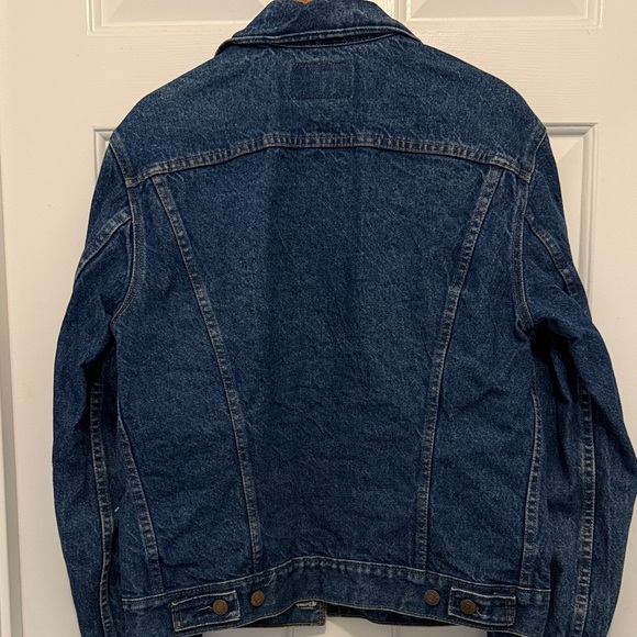 Levi's Classic Indigo Denim Jacket - Picture 6 of 10